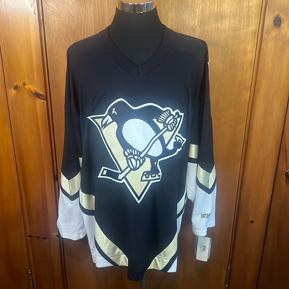 CCM Penguins NHL Jersey XL NWT